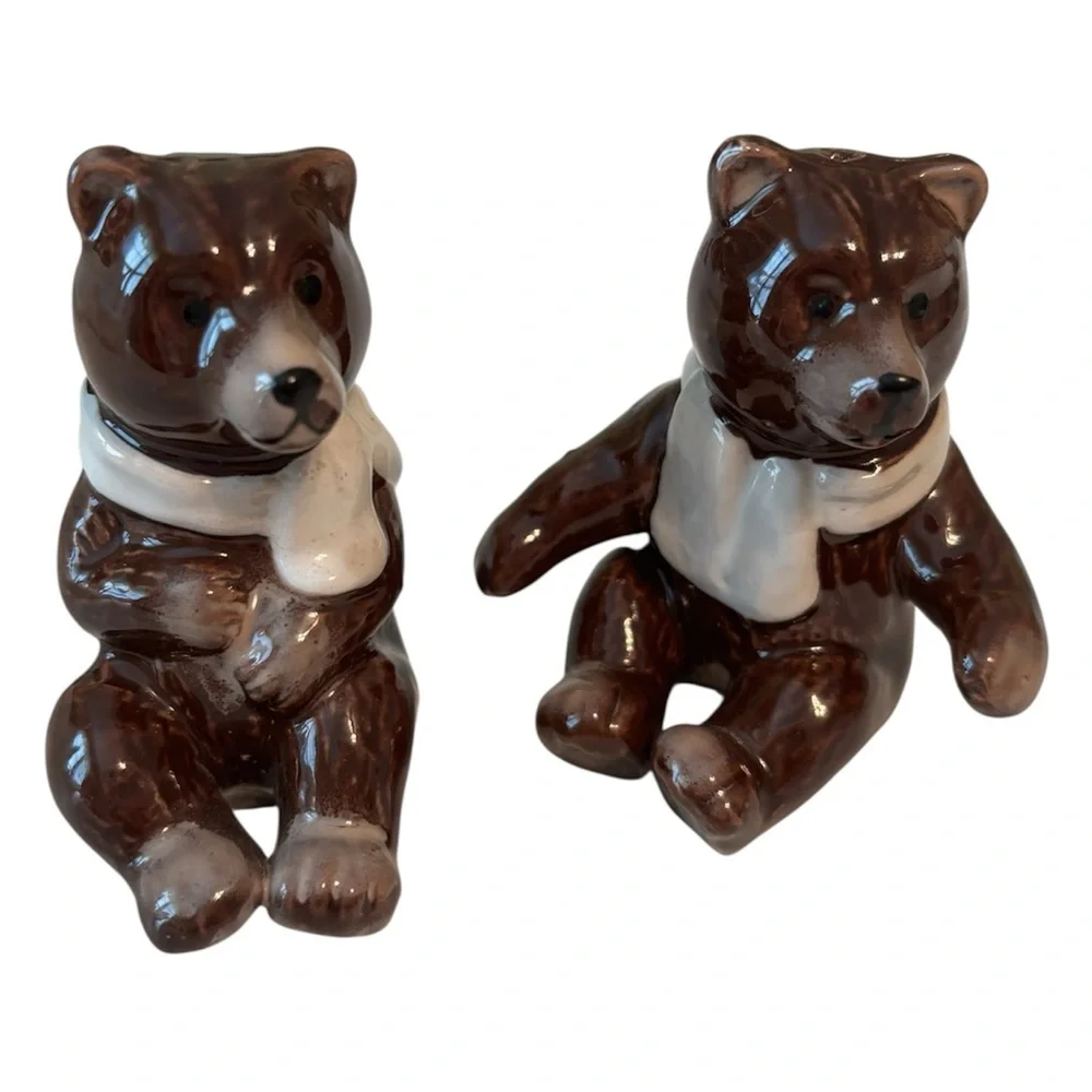 FREE* NWOT Brown Bears with Scarf Salt & Pepper Shaker Set